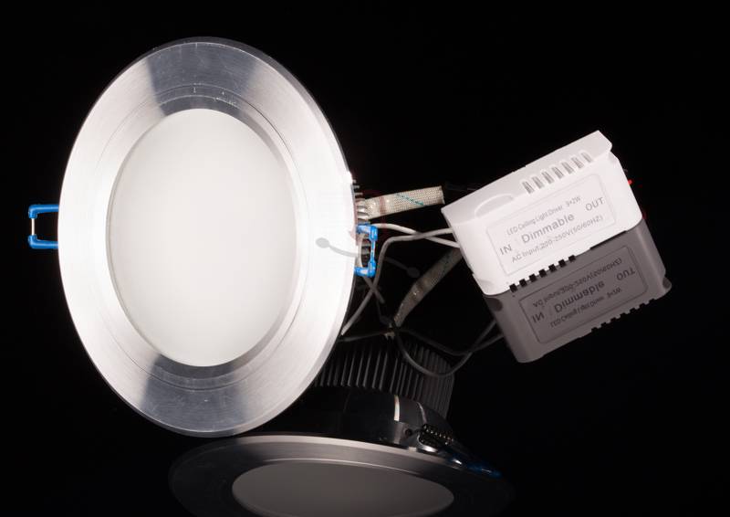 dimmbarer LED Einbaustrahler IP 44  warmweiss 18 Watt